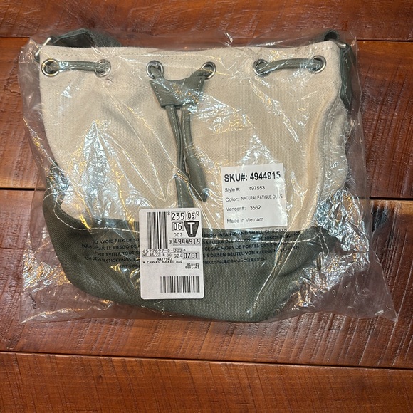 Brand new, still in the packaging! Lands End Canvas Bucket Tote - Picture 10 of 10